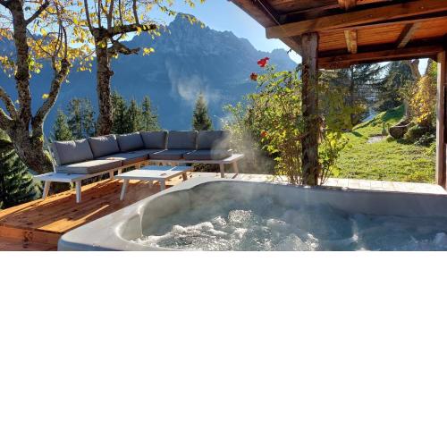 Gstaad Paradise View Chalet with Jacuzzi