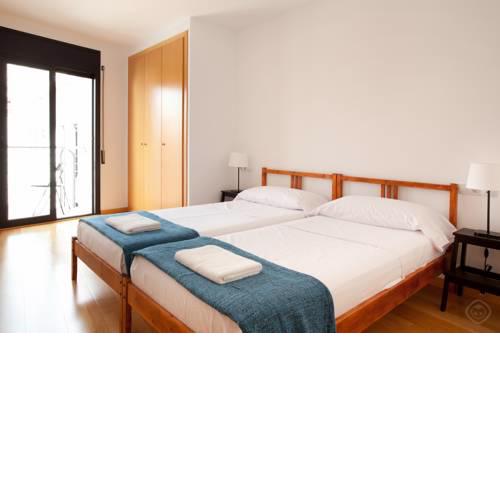 Guell Modern Apartment