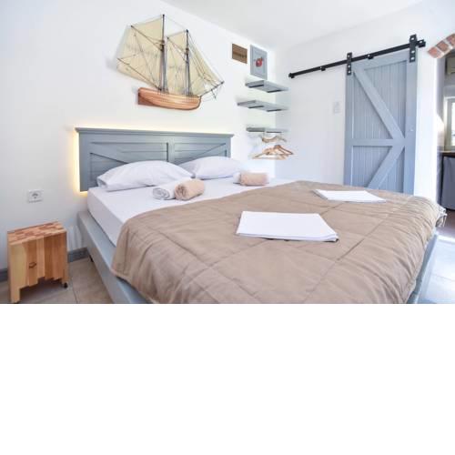 Guest House Ambient