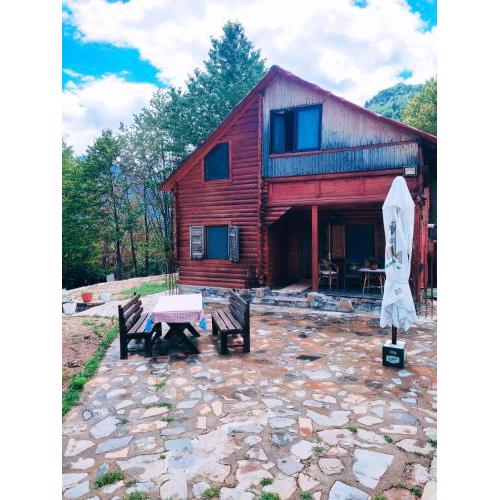 Guest House Astrit Villi