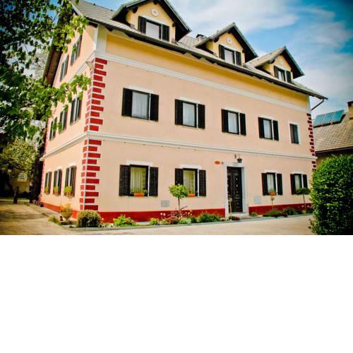 Guest House Kmetija Tominc