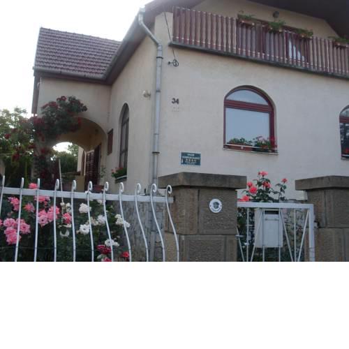 Guest House Rózsakert