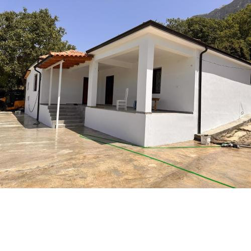 Guest House Sakollari