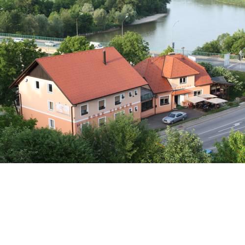 Guesthouse ob Sotočju Budič