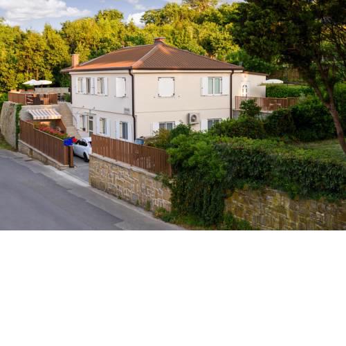 Guesthouse Opara