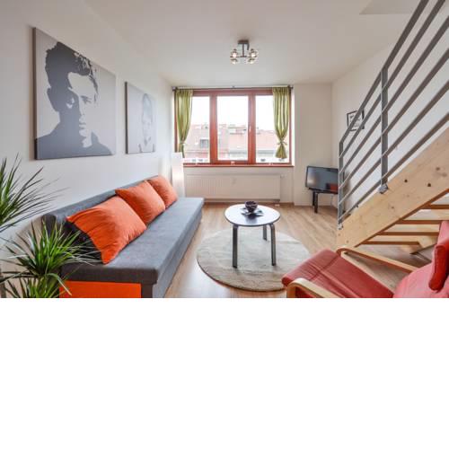 Guestin 2Room Apt with terrace @ Novakovych