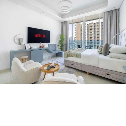 GuestReady - Across the Bay with Burj Views