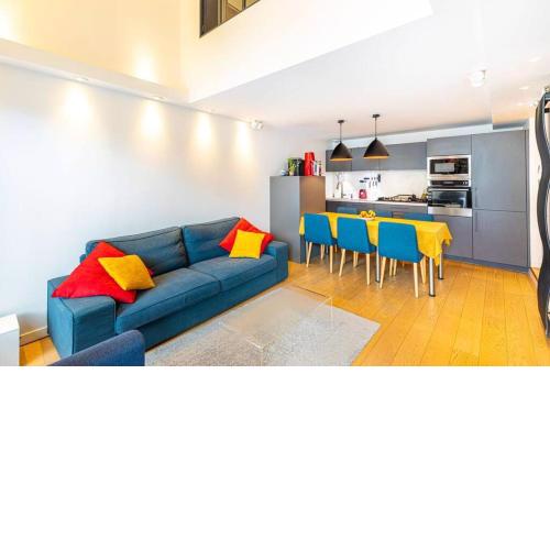GuestReady - Colourful Getaway near Eiffel Tower