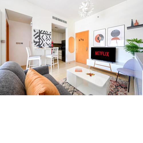GuestReady - Contemporary Orange in Arjan