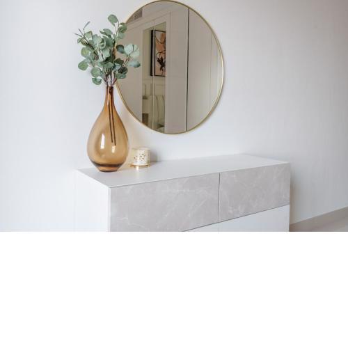GuestReady - Crimson and Cream Apt - Capital B