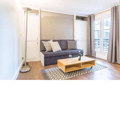 GuestReady - Designer Studio for 2 close to Louvre Museum!