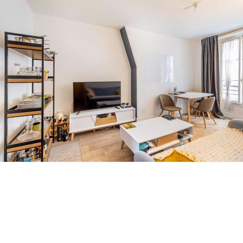 GuestReady - Lucky Charm in Bastille