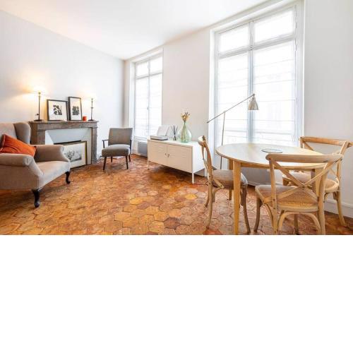 GuestReady - Modern Hexagonal near Sainte-Chapelle
