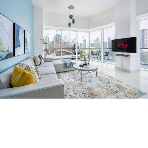 GuestReady - Stunning canal and Burj Khalifa view