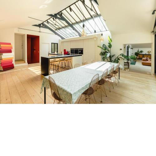 GuestReady - Sunny with terrace and garden in 16th