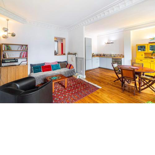 GuestReady - Technicolour Cocoon in Belleville