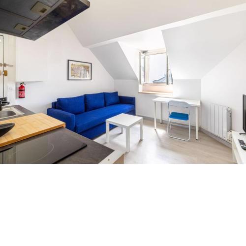 GuestReady - Top-Floor with Roof Views