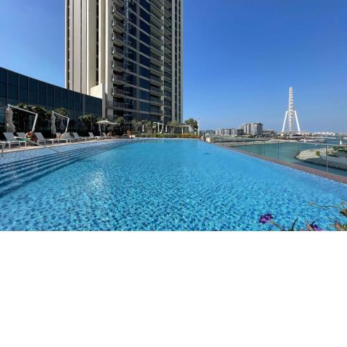 GuestReady Majestic Skyline Views 5242