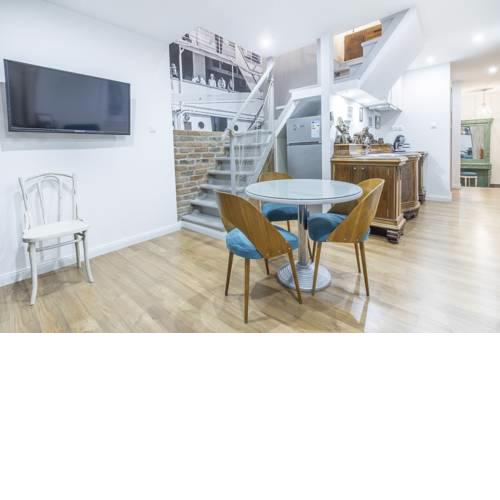 Gumbo Luxury Duplex Apartment