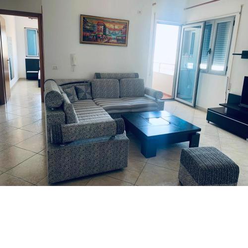 H Apartment Vlorë