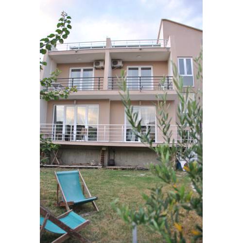 Haamel Apartment