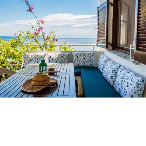 #halu! Sunny Beachfront Home