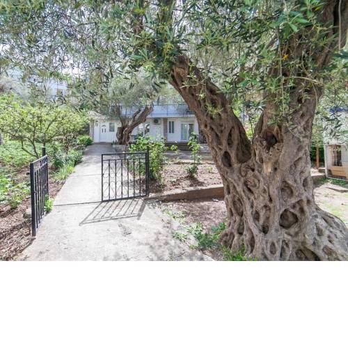 Hana Accommodation
