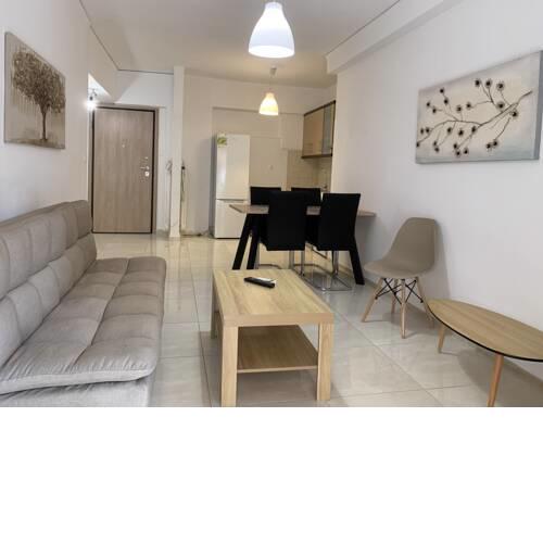 Happy and Easy central flat