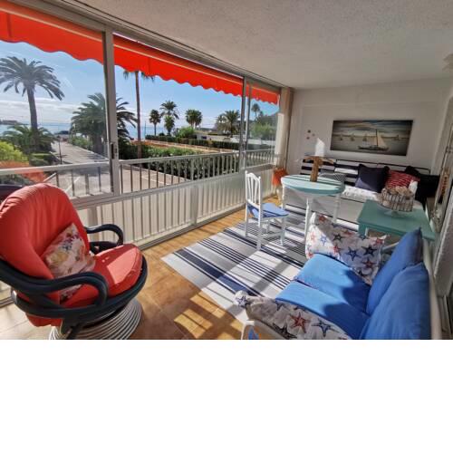 Happy beachfront apartment