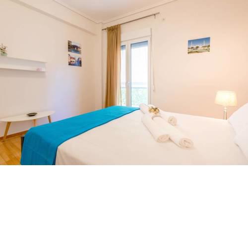 Happy Stay in bright flat near Metro