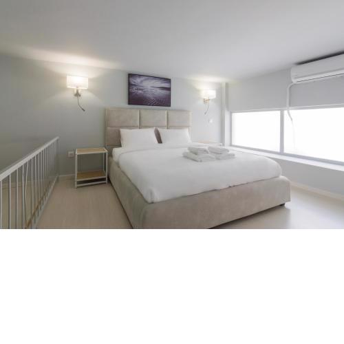 Happy Studio with loft in Piraeus