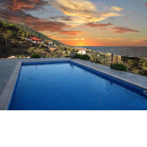 Happy Trails Pomos Panoramic Villa