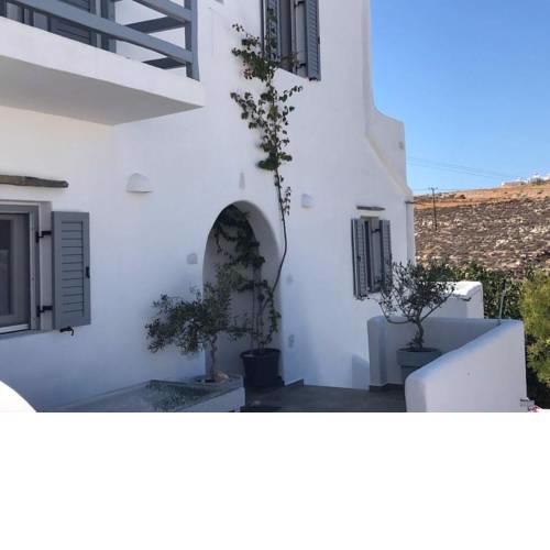 Hara’s Villa in Naousa , Paros