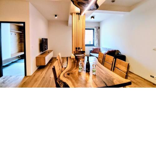 HARÁŠEK - Stylový horský , moderní a plně vybavený rodinný apartmán 3KK v centru