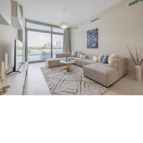 Hashtag Holiday Home - 2BDR apartment with full sea view and Dubai Marina view