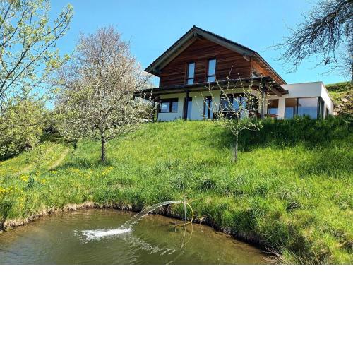 Haus am Teich