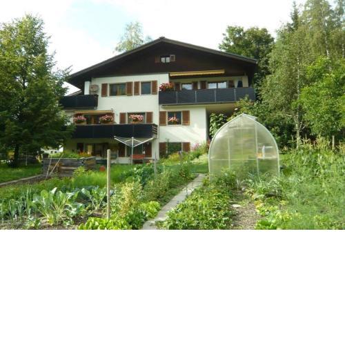 Haus Fisch an der UNESCO Bahnlinie und im Parc Ela