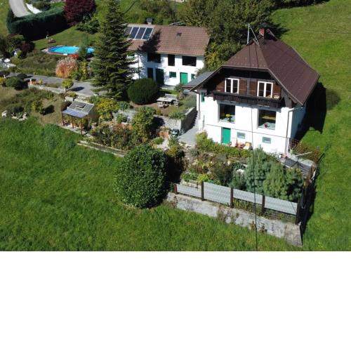 Haus St Peter , midden in merengebied van Karinthië