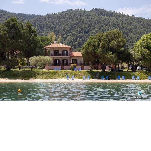 HAUS VALASAKIS