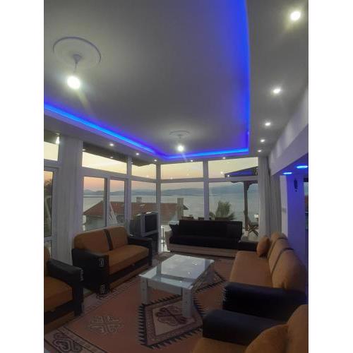 HAVUZLU SITEDE DENIZ MANZARALI VILLA