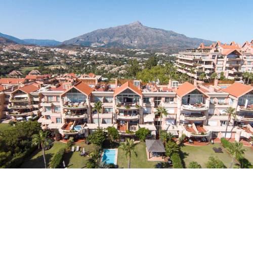 HEATED ROOFTOP POOL PENTHOUSE VIEWS MAGNA MARBELLA