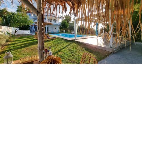 Heavenly Views-1 Maisonette with Unique Architecture close to the Beach