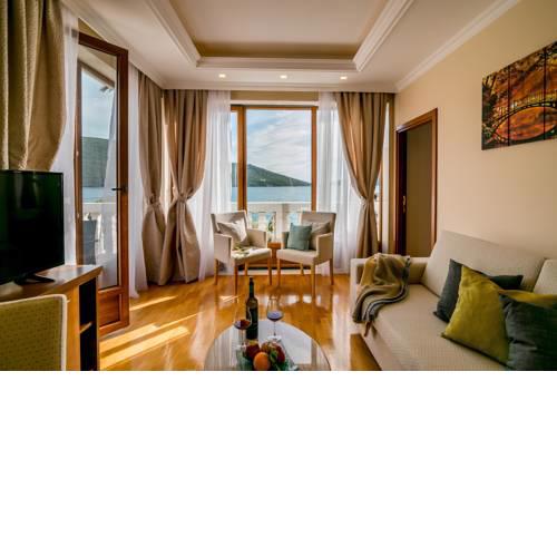 Hedera Residences - Kumbor