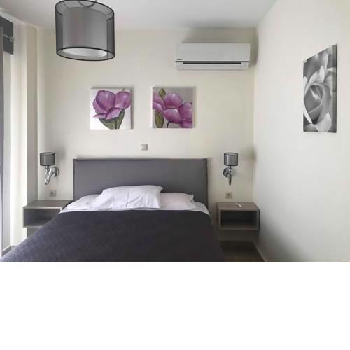 Helen's Studios & Apartments