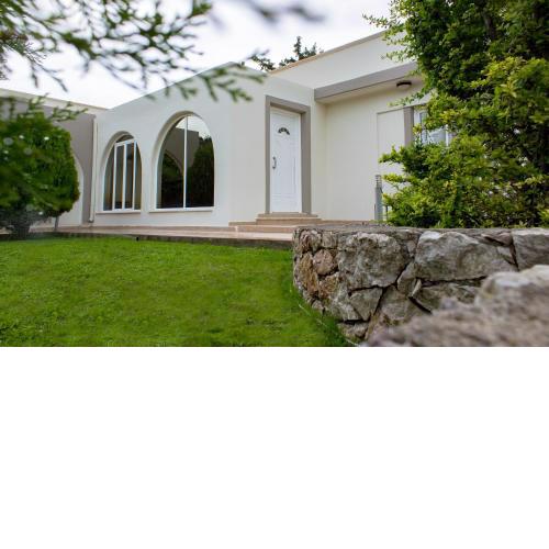 Heliopetra Villa
