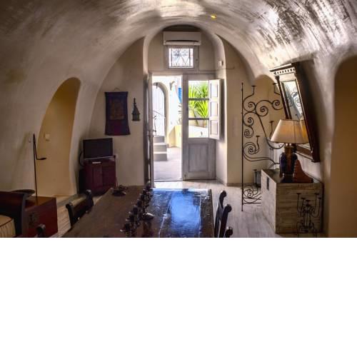 Heliophos Boutique Caves