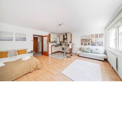 Helle Wohnung - Free Parking (Höhe max. 1,52m)