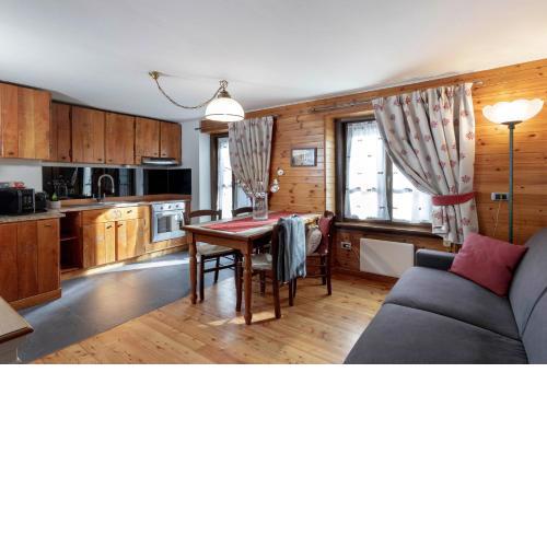 HelloChalet - Maison Maquignaz welcoming ski family home with boot-warmer, jacuzzi tub and terrace
