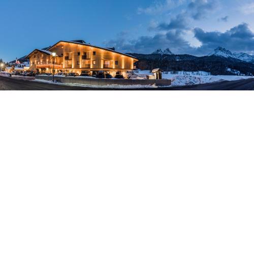 Helmhotel