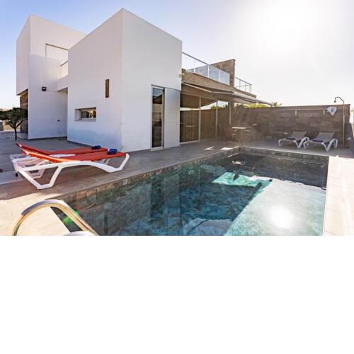 Hemeras Boutique Homes - Exclusive villa 5min walk from Playa del Duque
